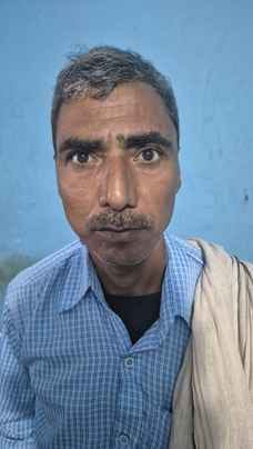 फोटो -14 मोहम्मदाबाद मंडी में आढ़त पर होती धान की तौल। संवाद फोटो -14 मोहम्मदाबाद मंडी में आढ़त पर होती धान की तौल। संवाद