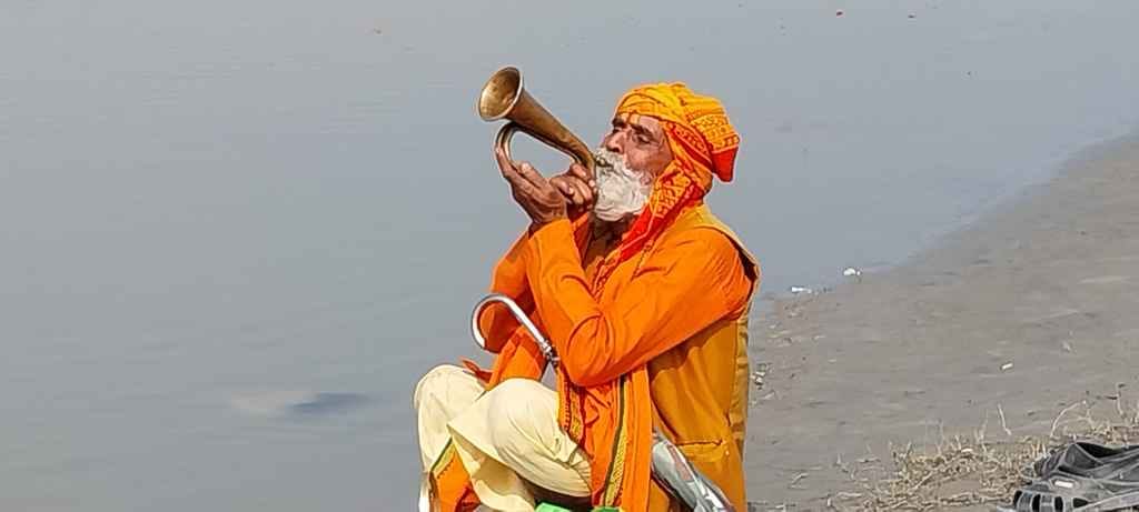 ककोड़ा मेला के शुभारंभ मौके पर ककोड़ा देवी मंदिर से झंडी व ज्योति लेकर जाती जिला पंचायत अध्यक्ष