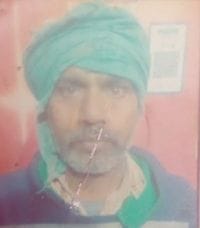 कस्बा गुलडिया शव पहुंचने पर रोते बिलखते परिजन। संवाद कस्बा गुलडिया शव पहुंचने पर रोते बिलखते परिजन। संवाद