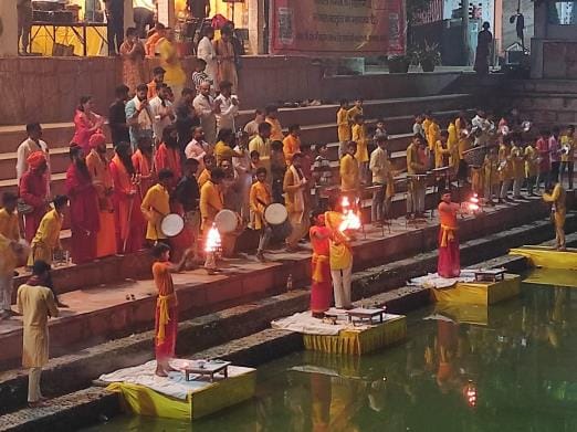 श्री गोपेश्वर गोशाला में बुधवार को धूमधाम से गोपाष्टमी मनाई गई। श्री गोपेश्वर गोशाला में बुधवार को धूमधाम से गोपाष्टमी मनाई गई।