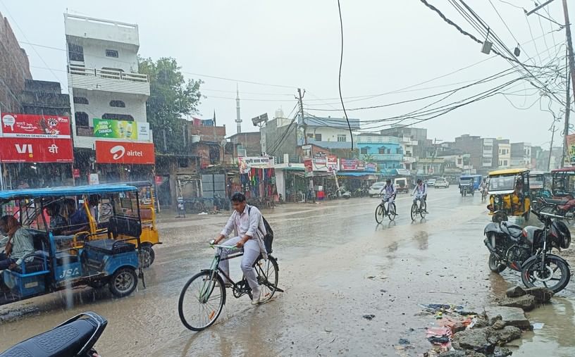 इंदरपुर क्षेत्र में बारिश और हवा के चलते गिरी धान की खड़ी फसल।संवाद इंदरपुर क्षेत्र में बारिश और हवा के चलते गिरी धान की खड़ी फसल।संवाद