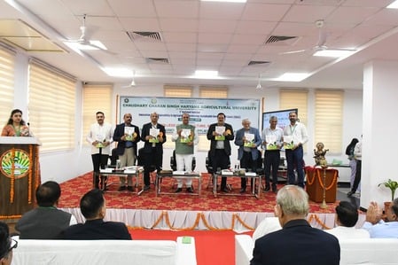 कृषि महाविद्यालय बावल परिसर में एकत्रित हुए गणमान्य। स्रोत : कॉलेज कृषि महाविद्यालय बावल परिसर में एकत्रित हुए गणमान्य। स्रोत : कॉलेज