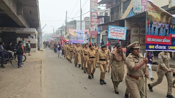 रन फॉर यूनिटी मैराथन में हिस्सा लेते छात्र स्रोत पुलिस