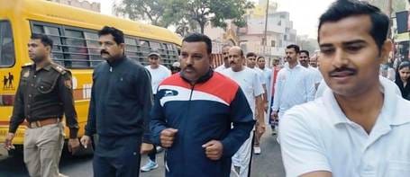 रन फॉर यूनिटी मैराथन में हिस्सा लेते छात्र स्रोत पुलिस