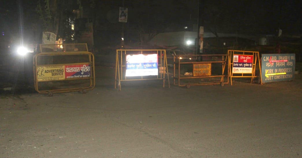 सोहराब गेट डिपो के पास पुलिया निर्माण को लेकर कार्य करते कर्मचारी। संवाद ...,........कादिर खान सोहराब गेट डिपो के पास पुलिया निर्माण को लेकर कार्य करते कर्मचारी। संवाद ...,........कादिर खान