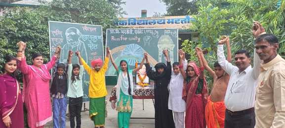 शहर में रन फॉर यूनिटी में शामिल एसएसपी श्याम नारायण सिंह व अन्य पुलिस अधिकारी। संवाद शहर में रन फॉर यूनिटी में शामिल एसएसपी श्याम नारायण सिंह व अन्य पुलिस अधिकारी। संवाद