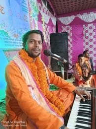 देवकली में रामलीला का मंचन करते कलाकार। संवाद देवकली में रामलीला का मंचन करते कलाकार। संवाद