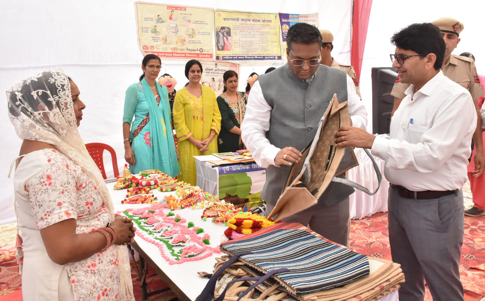 01jjrp04- राजकीय पीजी नेहरू कॉलेज में हरियाणा दिवस पर आयोजित कार्यक्रम में नृत्य प्रस्तुत करती 01jjrp04- राजकीय पीजी नेहरू कॉलेज में हरियाणा दिवस पर आयोजित कार्यक्रम में नृत्य प्रस्तुत करती