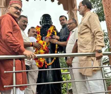 28 सीकेटीपी-3- परिचय- रन फॉर यूनिटी में स्टेडियम में मौजूद प्रतिभागी ।संवाद 28 सीकेटीपी-3- परिचय- रन फॉर यूनिटी में स्टेडियम में मौजूद प्रतिभागी ।संवाद