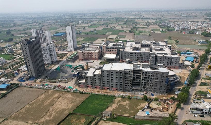 31जेएनडी05-जींद शहर से गुजरता हुआ जम्मू-कटरा हाईवे। संवाद