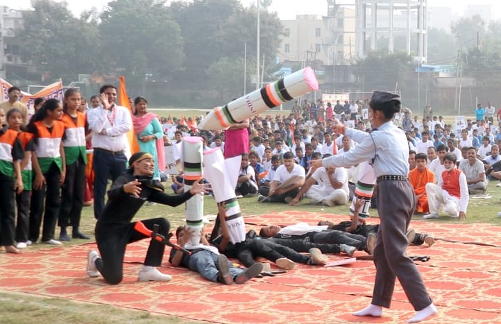 बिजनौर में नेहरू स्टेडियम से सरदार वल्लभभाई पटेल की जयंती पर रन फॉर यूनिटी कार्यक्रम में भाग ले