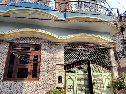 सेवानिवृत्त पुलिस इंसपेक्टर के घर संपत्तियों के दस्तावेज खंगालती मेरठ विजिलेंस की टीम। स्त्रोत- सेवानिवृत्त पुलिस इंसपेक्टर के घर संपत्तियों के दस्तावेज खंगालती मेरठ विजिलेंस की टीम। स्त्रोत-