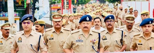 शाहजहांपुर में पदयात्रा निकालतीं आर्य महिला डिग्री कॉलेज की छात्राएं। स्रोत: कॉलेज शाहजहांपुर में पदयात्रा निकालतीं आर्य महिला डिग्री कॉलेज की छात्राएं। स्रोत: कॉलेज