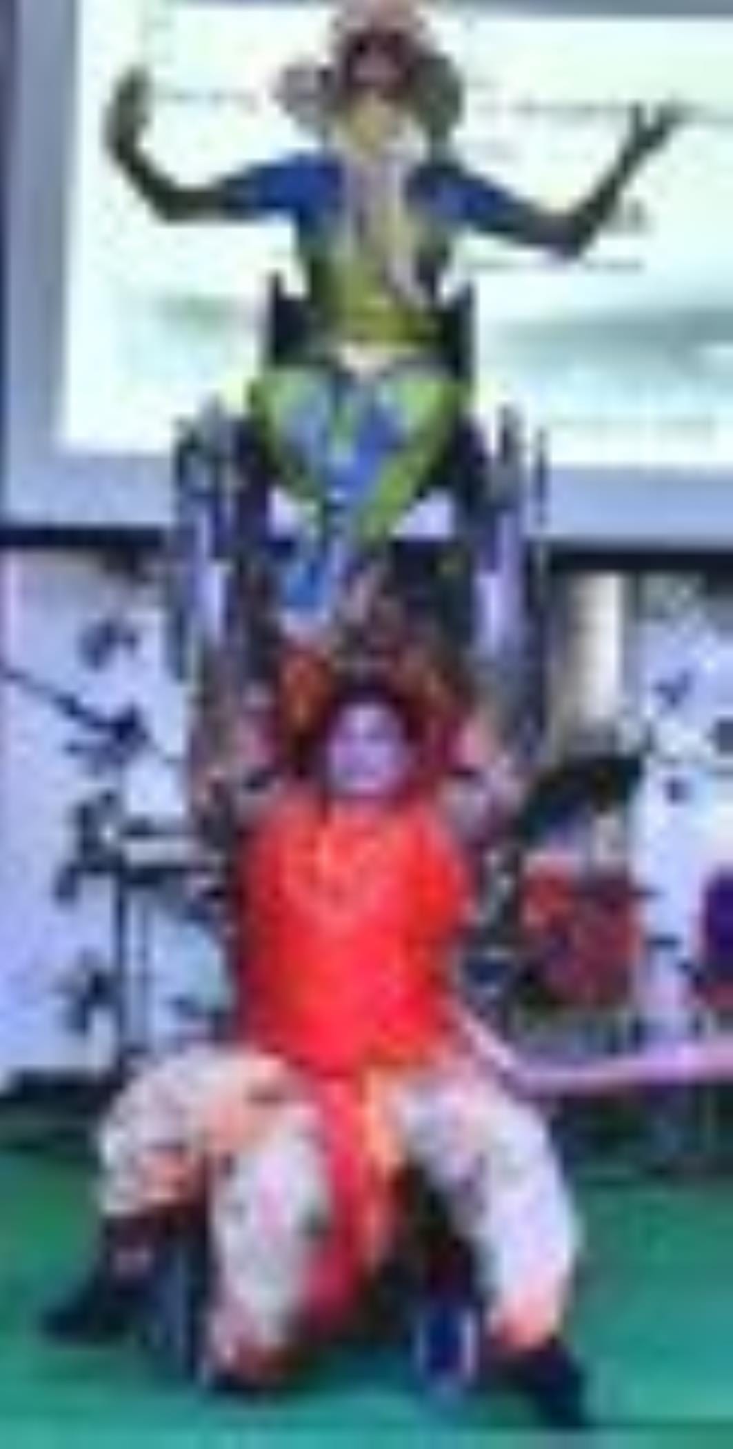 दिव्यांगजनों के बनाए बेकरी उत्पादों, हस्तशिल्प व कलाकृतियों ने प्रदर्शनी की रौनक में चार चांद ल