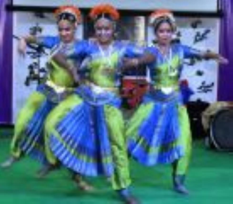 दिव्यांगजनों के बनाए बेकरी उत्पादों, हस्तशिल्प व कलाकृतियों ने प्रदर्शनी की रौनक में चार चांद ल