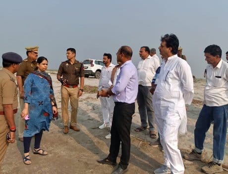 बिजनौर में गंगा स्नान मेले में लगा झूला। संवाद बिजनौर में गंगा स्नान मेले में लगा झूला। संवाद