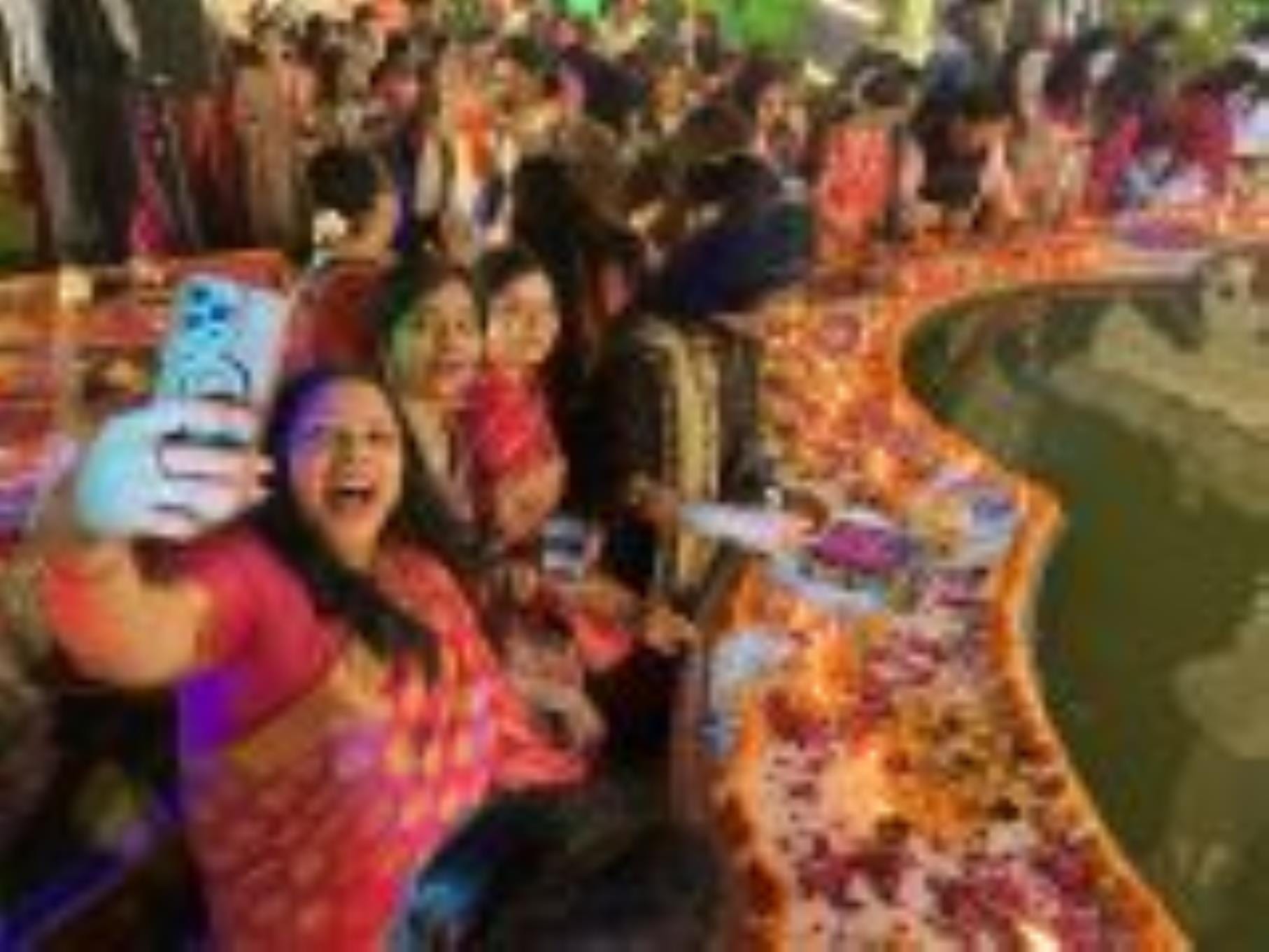 हजरतगंज सि्थत जहांगीराबाद पैलेस में शनिवार को कृष्ण रास उत्सव मनाया गया। हजरतगंज सि्थत जहांगीराबाद पैलेस में शनिवार को कृष्ण रास उत्सव मनाया गया।