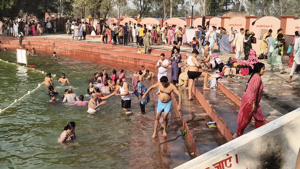 कपालमोचन मेले का उद्घाटन करते अंबाला मंडल के आयुक्त संजीव वर्मा। संवाद