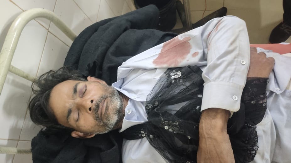 निबोहरा के नाथूपुरा में मारपीट में घायल देवर भाभी को सीएचसी में भर्ती निबोहरा के नाथूपुरा में मारपीट में घायल देवर भाभी को सीएचसी में भर्ती