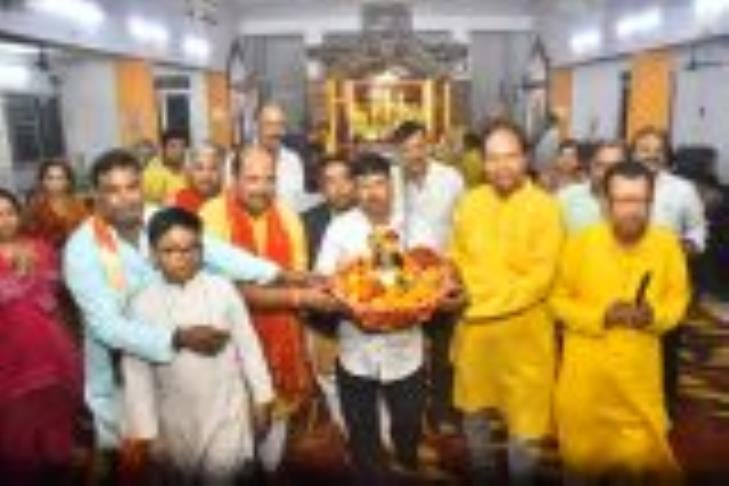 धूमधाम से मनाया तुलसीजी और भगवान शालिग्राम का विवाह धूमधाम से मनाया तुलसीजी और भगवान शालिग्राम का विवाह