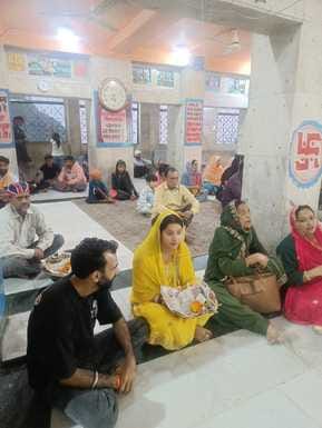 बाबा बालक नाथ मंदिर दियोटसिद्ध में दर्शनों के लिए लाइनों में लगे श्रद्धालु। संवाद बाबा बालक नाथ मंदिर दियोटसिद्ध में दर्शनों के लिए लाइनों में लगे श्रद्धालु। संवाद