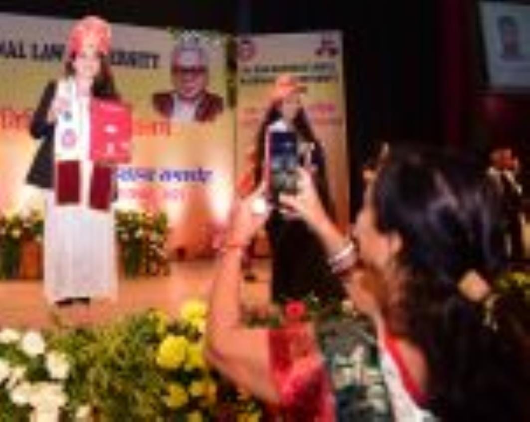 डॉ. राम मनोहर लोहिया राष्ट्रीय विधि विश्वविद्यालय का चौथा दीक्षांत समारोह। डॉ. राम मनोहर लोहिया राष्ट्रीय विधि विश्वविद्यालय का चौथा दीक्षांत समारोह।