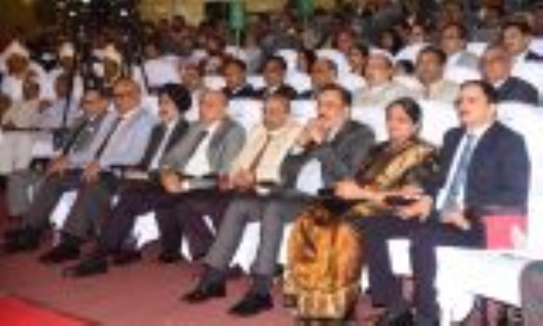 डॉ. राम मनोहर लोहिया राष्ट्रीय विधि विश्वविद्यालय का चौथा दीक्षांत समारोह। डॉ. राम मनोहर लोहिया राष्ट्रीय विधि विश्वविद्यालय का चौथा दीक्षांत समारोह।