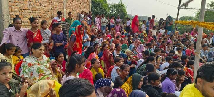 फोटो - 07 फीता काटते मंहत व राम करन दास व बिहारी लाल राजपूत अन्य अतिथि। संवाद फोटो - 07 फीता काटते मंहत व राम करन दास व बिहारी लाल राजपूत अन्य अतिथि। संवाद