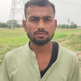 फोटो - 12 पानी में धान काटती चैन वाली मशीन। संवाद फोटो - 12 पानी में धान काटती चैन वाली मशीन। संवाद