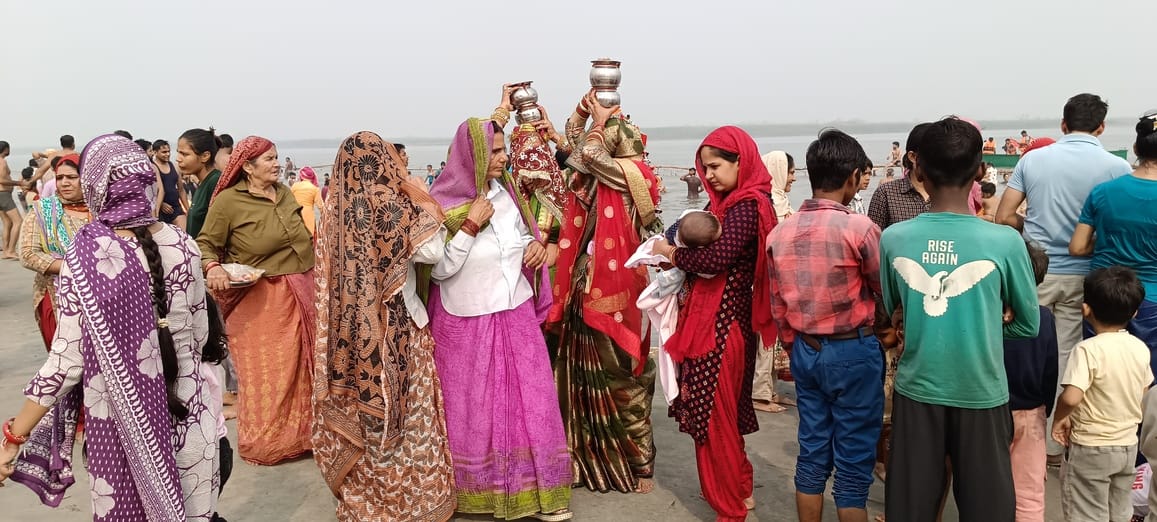 गंगा किनारे कबड्डी खेलते स्रोत संवाद गंगा किनारे कबड्डी खेलते स्रोत संवाद