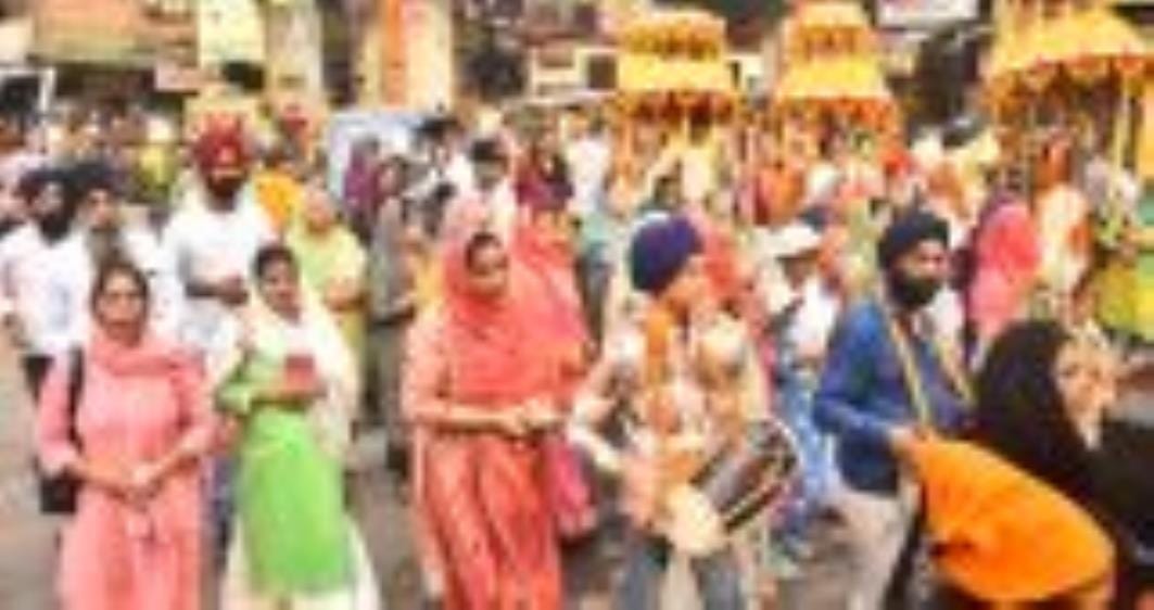 कीर्तन यात्रा में दिखा प्रकाश और संगीत का अद्भुत संगम कीर्तन यात्रा में दिखा प्रकाश और संगीत का अद्भुत संगम