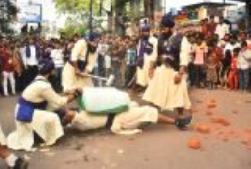 कीर्तन यात्रा में दिखा प्रकाश और संगीत का अद्भुत संगम कीर्तन यात्रा में दिखा प्रकाश और संगीत का अद्भुत संगम