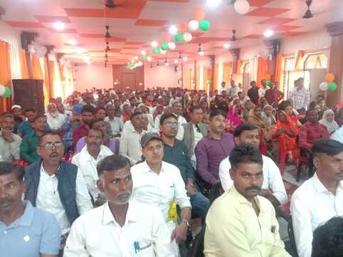 पूरनपुर में क्षेत्र पंचायत की बैठक को संबोधित करती ब्लॉक प्रमुख मानसी सिंह-संवाद पूरनपुर में क्षेत्र पंचायत की बैठक को संबोधित करती ब्लॉक प्रमुख मानसी सिंह-संवाद