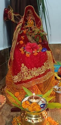 सीतामढ़ी में तुलसी शालिग्राम विवाह पर सजाई गयीं तुलसी । संवाद