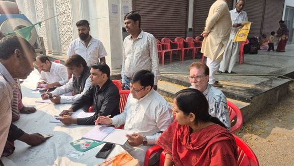 फोटो 34- सोनीपत स्टेशन पर बिहार स्पेशल ट्रेन को भाजपा का झंडा दिखाकर रवाना करते वरिष्ठ भाजपा ने फोटो 34- सोनीपत स्टेशन पर बिहार स्पेशल ट्रेन को भाजपा का झंडा दिखाकर रवाना करते वरिष्ठ भाजपा ने