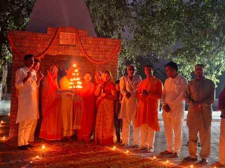 हस्तिनापुर मेले का उद्घाटन करते चेयरपर्सन सुधा खटीक स्रोत संवाद हस्तिनापुर मेले का उद्घाटन करते चेयरपर्सन सुधा खटीक स्रोत संवाद