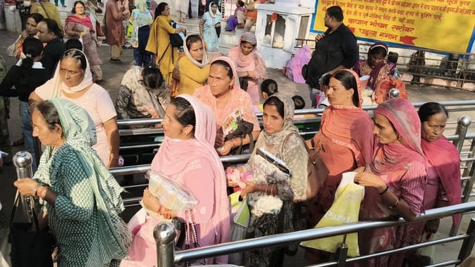 कपालमोचन मेले में पहुंचते श्रद्धालु। संवाद कपालमोचन मेले में पहुंचते श्रद्धालु। संवाद