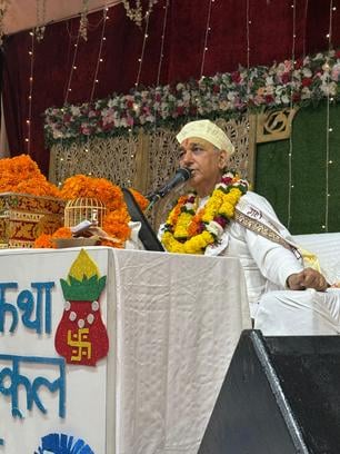 तीर्थ नगर में श्रीमद्भागवत कथा सुनते श्रद्धालु। प्रवक्ता तीर्थ नगर में श्रीमद्भागवत कथा सुनते श्रद्धालु। प्रवक्ता