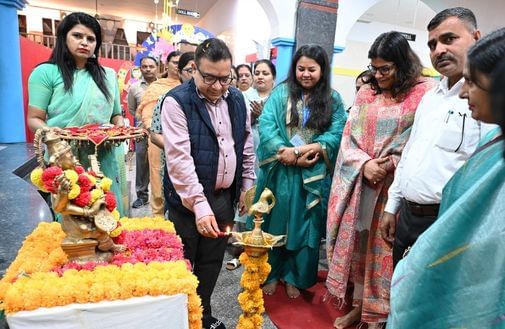 फोटो 08- सोनीपत के गोहाना रोड पर बाल अधिकार संबंधी मुद्दाें पर आयोजित सम्मेलन में बच्चों की जान फोटो 08- सोनीपत के गोहाना रोड पर बाल अधिकार संबंधी मुद्दाें पर आयोजित सम्मेलन में बच्चों की जान