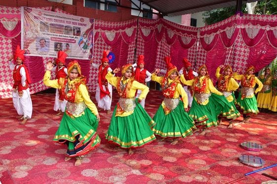 फोटो 28- सोनीपत के मुरथल अड्डा स्थित पीएमश्री राजकीय कन्या विद्यालय में जिलास्तरीय सांस्कृतिक उ फोटो 28- सोनीपत के मुरथल अड्डा स्थित पीएमश्री राजकीय कन्या विद्यालय में जिलास्तरीय सांस्कृतिक उ