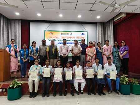 कुरुक्षेत्र। प्रतियोगिता में विजेता विद्यार्थियों को सम्मानित करते आयोजक सदस्य। विज्ञप्ति कुरुक्षेत्र। प्रतियोगिता में विजेता विद्यार्थियों को सम्मानित करते आयोजक सदस्य। विज्ञप्ति