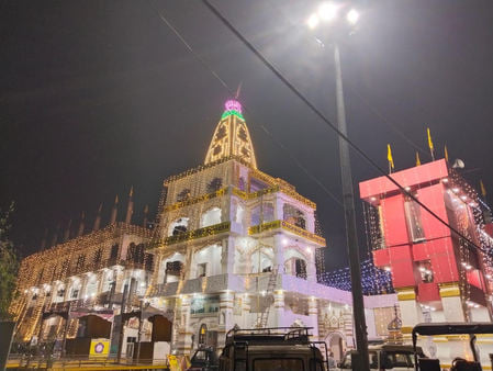 कुरुक्षेत्र। श्री ब्रह्मा जी रथयात्रा के सजा तोरणद्वार। विज्ञप्ति कुरुक्षेत्र। श्री ब्रह्मा जी रथयात्रा के सजा तोरणद्वार। विज्ञप्ति