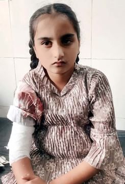 खुटार में डीसीसीएम ई रिक्शा की टक्कर में घायल  ई रिक्शा चालक फरमान। संवाद