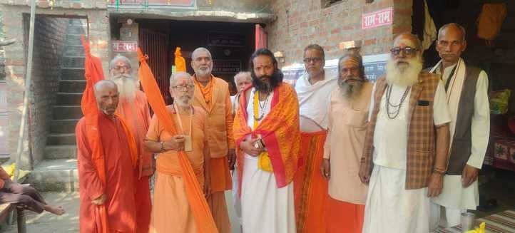 फोटो-10 पांचाल घाट पर गंगा स्नान करने को उमड़ी भीड़। संवाद फोटो-10 पांचाल घाट पर गंगा स्नान करने को उमड़ी भीड़। संवाद