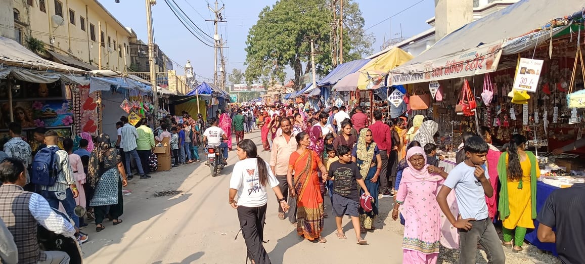 हस्तिनापुर बूढ़ी गंगा मेले में लगी श्रद्धालुओं की भीड़ स्रोत संवाद हस्तिनापुर बूढ़ी गंगा मेले में लगी श्रद्धालुओं की भीड़ स्रोत संवाद