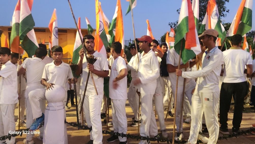 जुलूस में शामिल खिलाड़ी