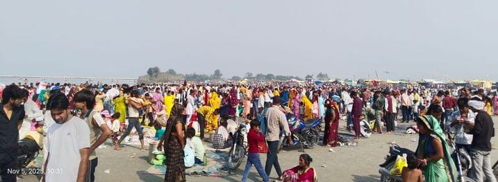 ककोड़ा मेले में स्नान को उमड़ी भीड़। संवाद