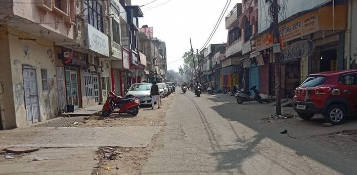 शहर के सराफा बाजार में बंद पड़ी दुकानें। संवाद शहर के सराफा बाजार में बंद पड़ी दुकानें। संवाद
