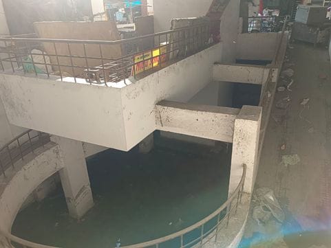 13-शहर में किला रोड पर खड़े वाहन । संवाद 13-शहर में किला रोड पर खड़े वाहन । संवाद