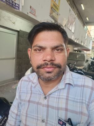 13-शहर में किला रोड पर खड़े वाहन । संवाद 13-शहर में किला रोड पर खड़े वाहन । संवाद